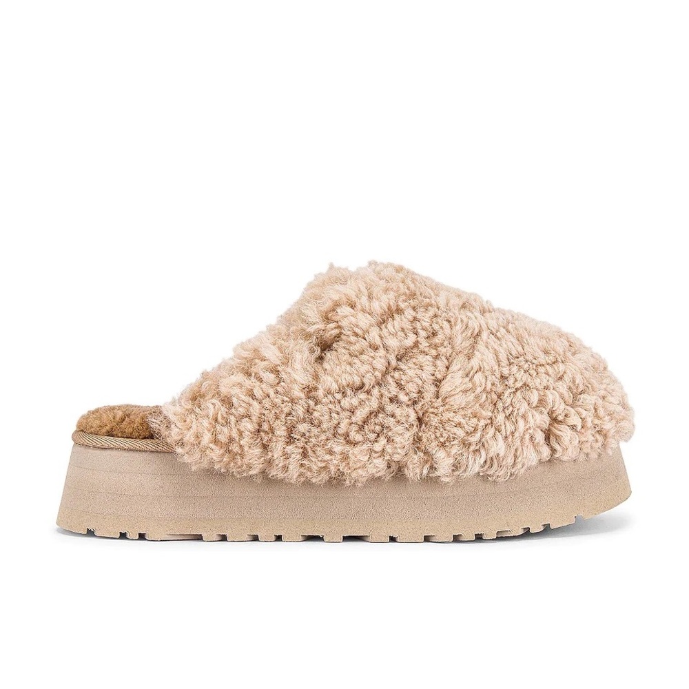 UGG Maxi Curly Platform Slipper